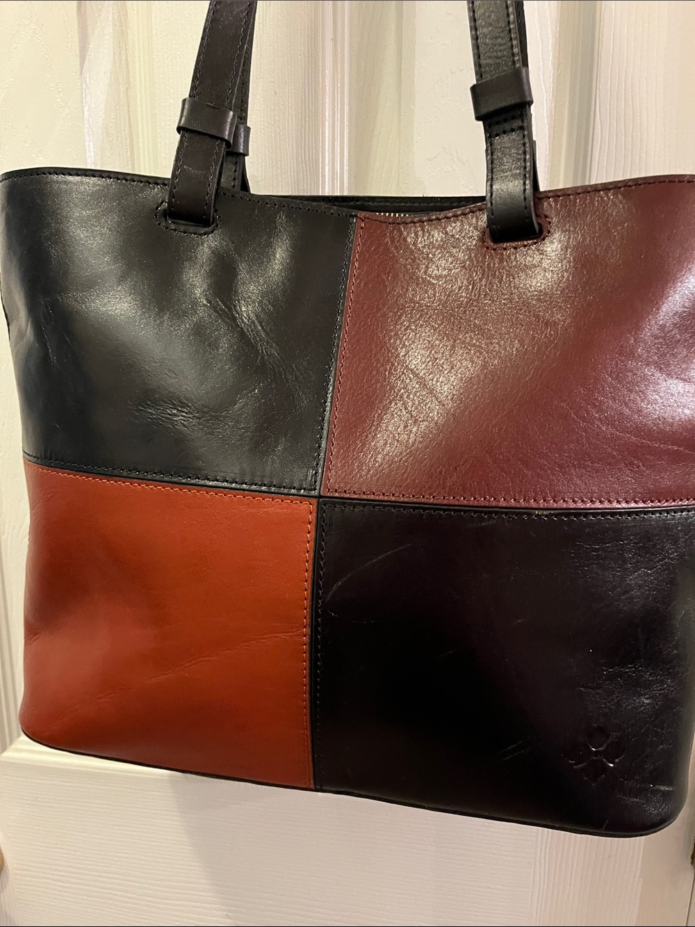 Has tags~ Patricia Nash 100% Leather purse/ laptop/ shoulder bag. Elegant!! - Picture 9 of 10